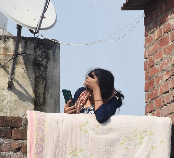 गोमती नदी का जलस्तर बढ़ने से आई बाढ़।