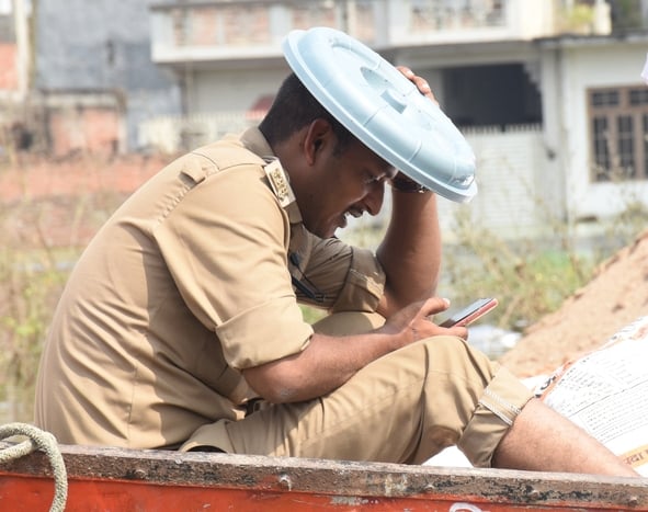 गोमती नदी का जलस्तर बढ़ने से आई बाढ़।