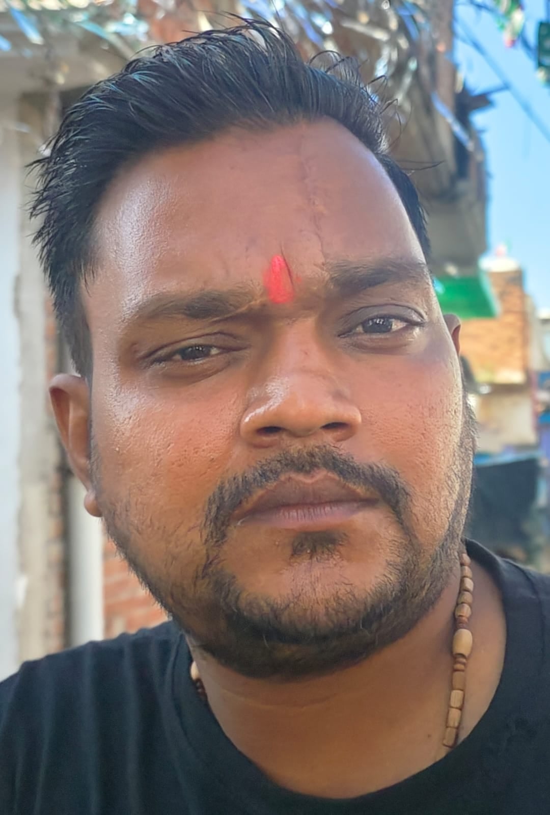 रेलवे स्टेशन के सामने के सड़क पर बारिश के कारण हुए गड्ढे । संवाद रेलवे स्टेशन के सामने के सड़क पर बारिश के कारण हुए गड्ढे । संवाद