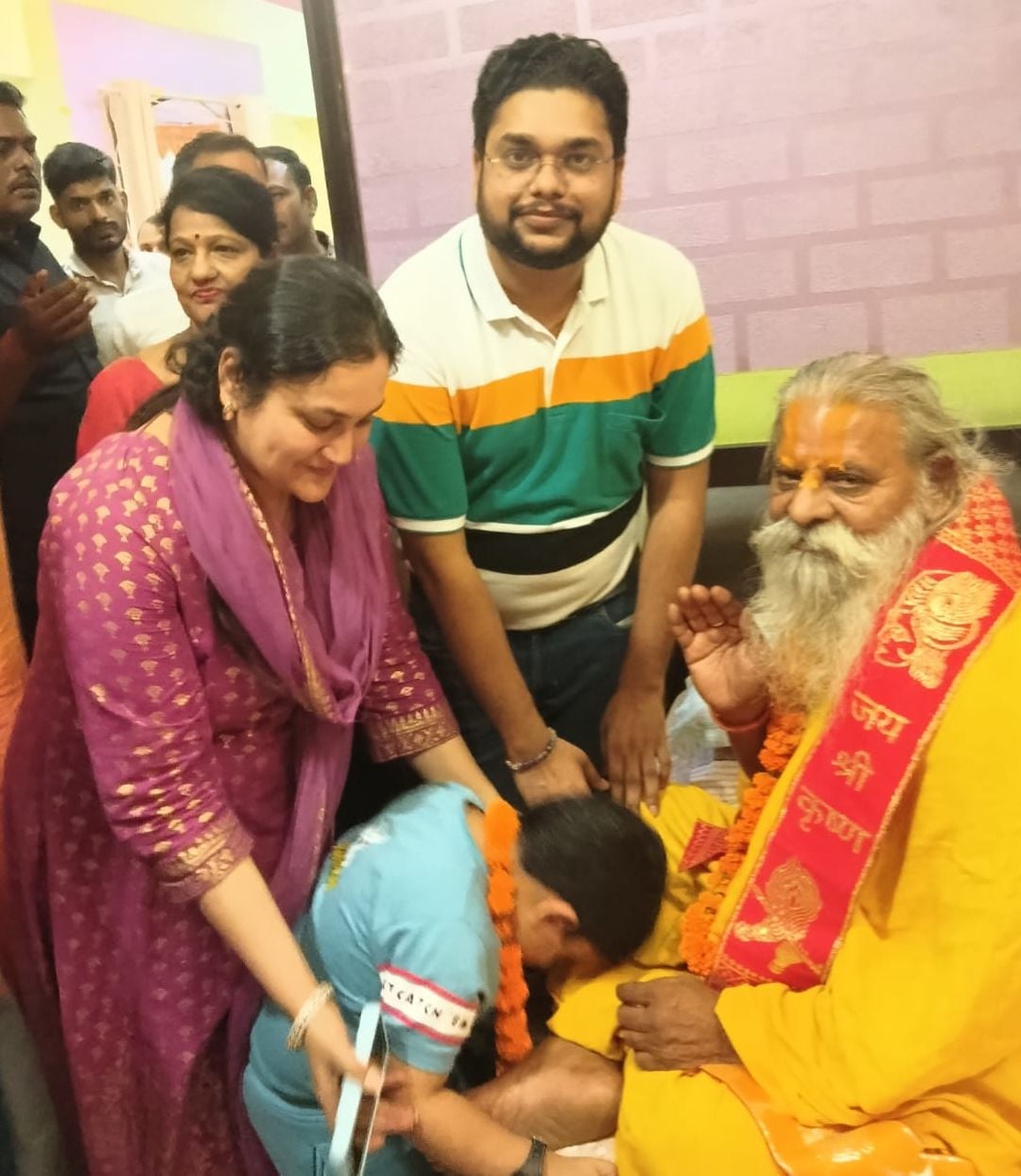 उघैती क्षेत्र के गांव करनपुर में शिव महापुराण कथा के दौरान पहुंचे ददरुआ सरकार श्री श्री 1008 उघैती क्षेत्र के गांव करनपुर में शिव महापुराण कथा के दौरान पहुंचे ददरुआ सरकार श्री श्री 1008