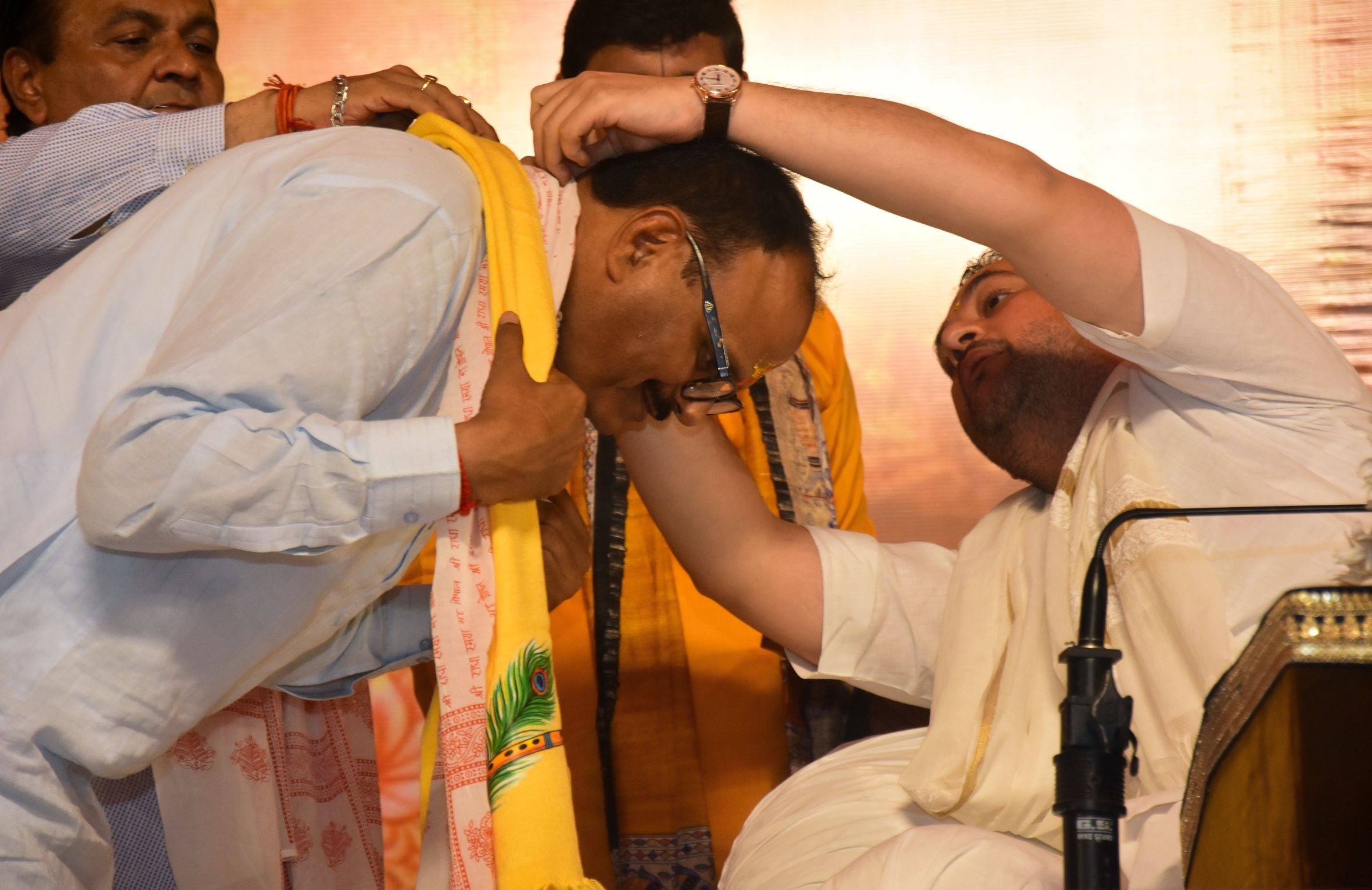 ऐशबाग के डीएवी कॉलेज के मैदान में श्री राधा रमण सेवा समिति की ओर से श्रीमद्भागवत राधारमण कथा मे ऐशबाग के डीएवी कॉलेज के मैदान में श्री राधा रमण सेवा समिति की ओर से श्रीमद्भागवत राधारमण कथा मे