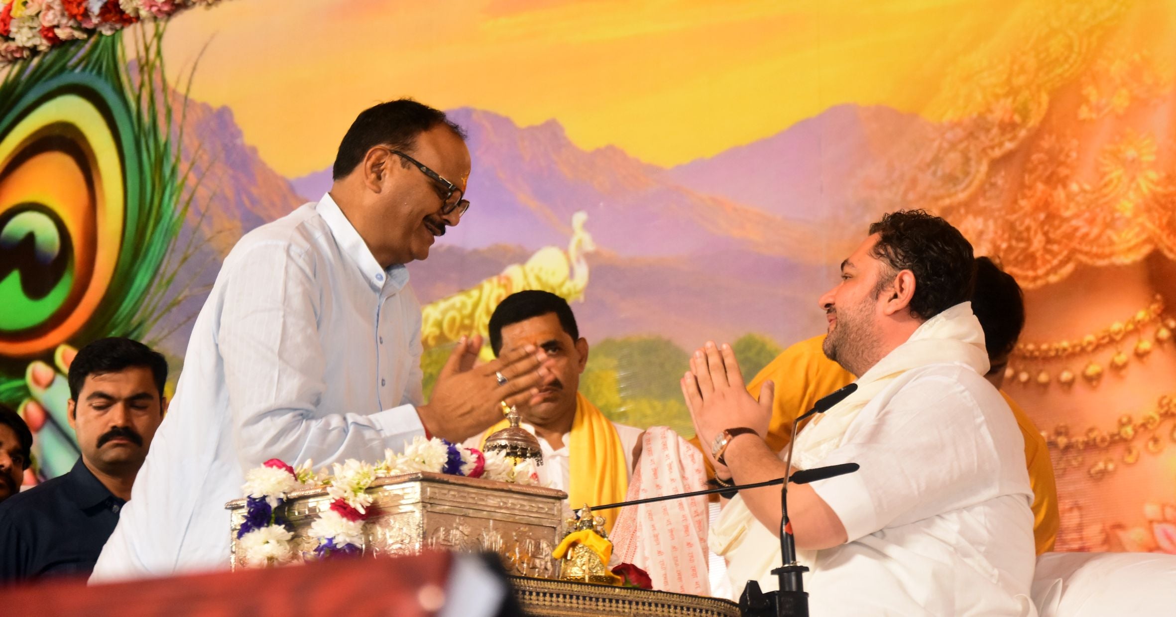 ऐशबाग के डीएवी कॉलेज के मैदान में श्री राधा रमण सेवा समिति की ओर से श्रीमद्भागवत राधारमण कथा मे ऐशबाग के डीएवी कॉलेज के मैदान में श्री राधा रमण सेवा समिति की ओर से श्रीमद्भागवत राधारमण कथा मे