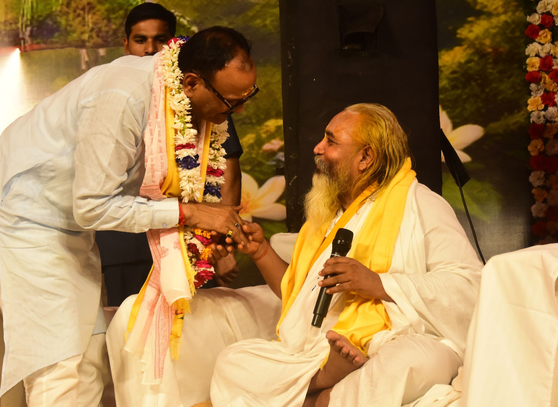 ऐशबाग के डीएवी कॉलेज के मैदान में श्री राधा रमण सेवा समिति की ओर से श्रीमद्भागवत राधारमण कथा मे ऐशबाग के डीएवी कॉलेज के मैदान में श्री राधा रमण सेवा समिति की ओर से श्रीमद्भागवत राधारमण कथा मे