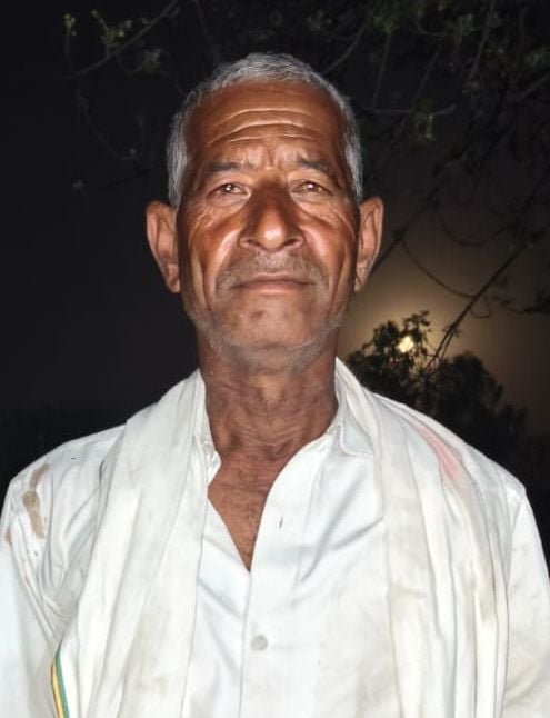 फोटो 21 - जिला अस्पताल पर रोते-बिलखते मृतक तुलाराम के परिजन। स्रोत : संवाद फोटो 21 - जिला अस्पताल पर रोते-बिलखते मृतक तुलाराम के परिजन। स्रोत : संवाद