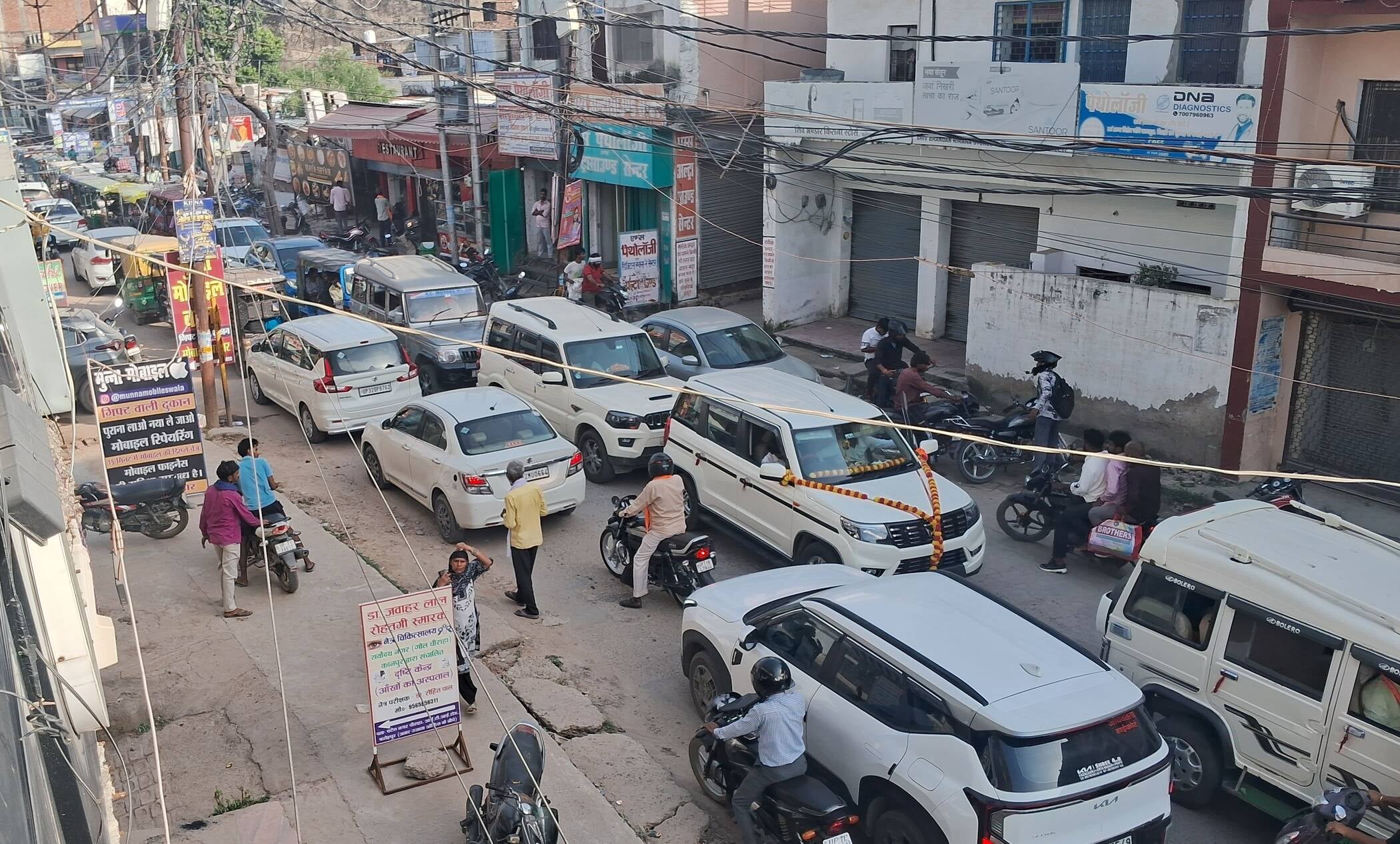 फोटो-25-शहर के पटेल नगर चौराहे पर क्षेत्रीय पदाधिकारियों का स्वागत करते भाजपा पदाधिकारी। संवाद फोटो-25-शहर के पटेल नगर चौराहे पर क्षेत्रीय पदाधिकारियों का स्वागत करते भाजपा पदाधिकारी। संवाद