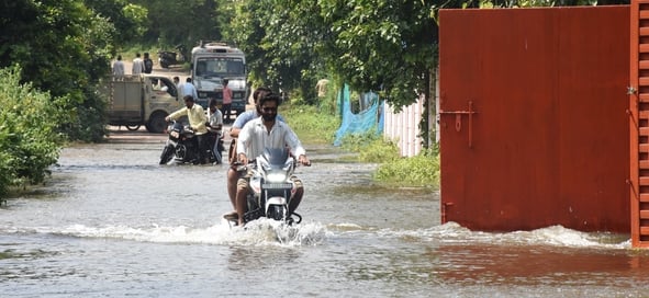गुलाला घाट में भरा पानी। गुलाला घाट में भरा पानी।