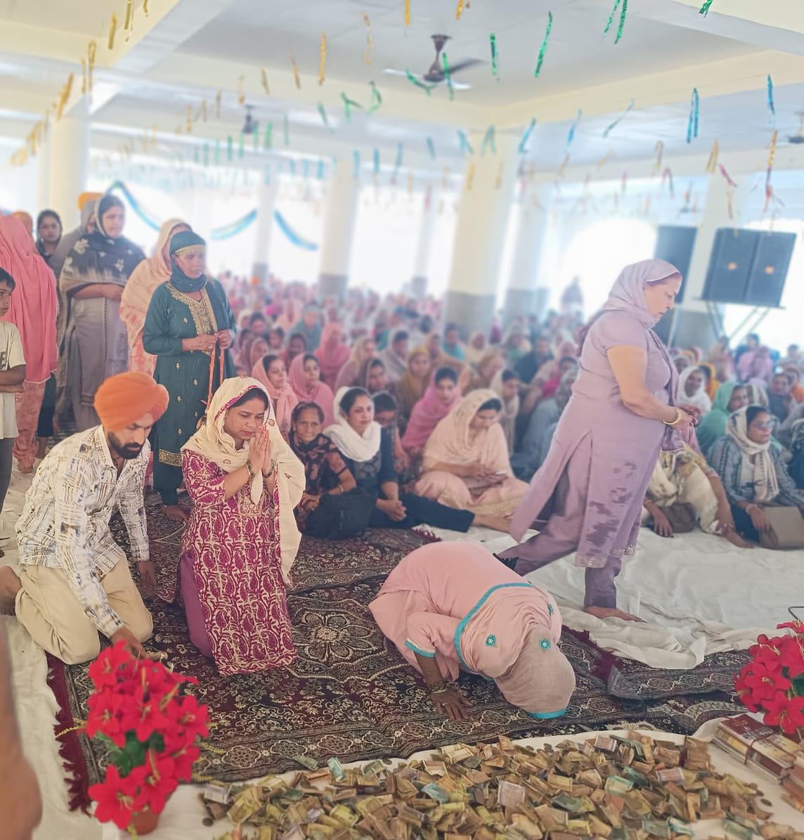 पंच प्यारे भाई धर्म सिंह गुरुद्वारा साहिब में सजा दरबार साहिब स्रोत संवाद पंच प्यारे भाई धर्म सिंह गुरुद्वारा साहिब में सजा दरबार साहिब स्रोत संवाद