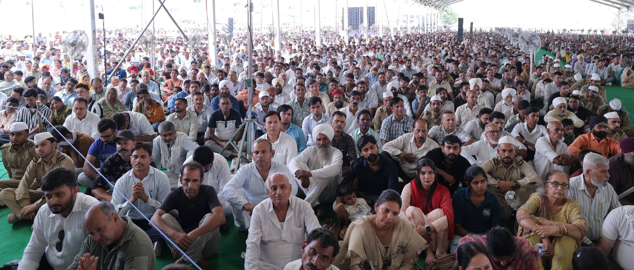 संत निरंकारी समागम में प्रवचन करते राजपिता रमित।  प्रवक्ता मिशन