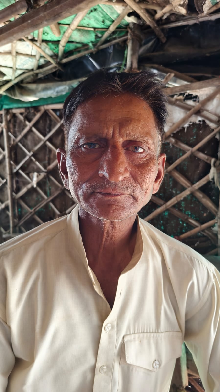 फोटो 05 एचएएमपी 04- मुस्करा बस स्टैंड में दिल्ली को जाने वाली महोबा डिपो की बस से उतरते यात्री। फोटो 05 एचएएमपी 04- मुस्करा बस स्टैंड में दिल्ली को जाने वाली महोबा डिपो की बस से उतरते यात्री।