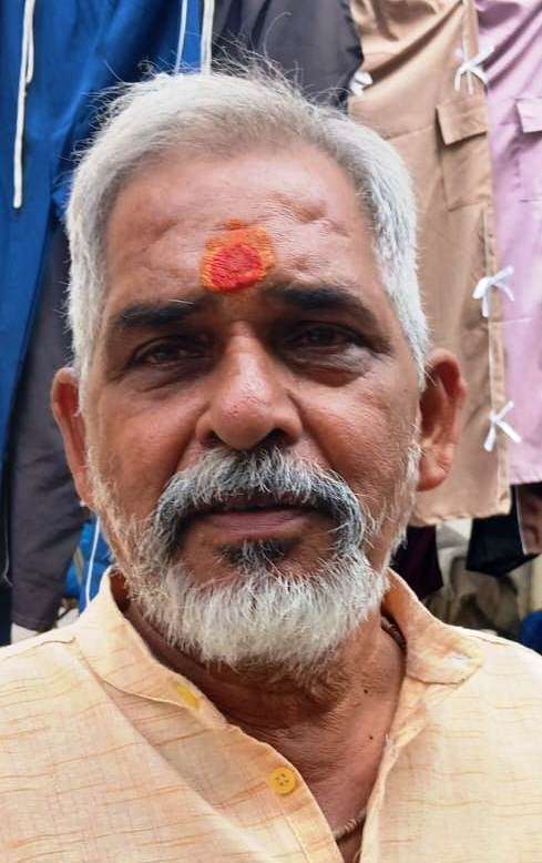 फोटो 13 कासगंज गली पचौरियान के नुक्कड का झुका पोल। स्रोत: संवाद फोटो 13 कासगंज गली पचौरियान के नुक्कड का झुका पोल। स्रोत: संवाद