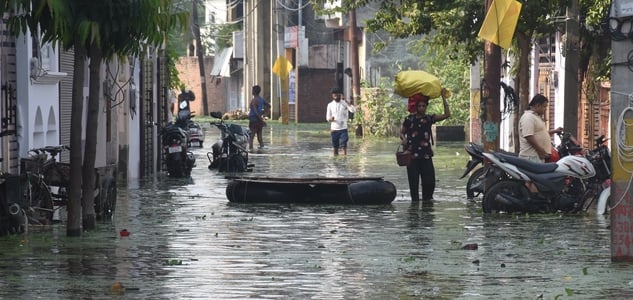 गोमती का बढ़ा जलस्तर। कई इलाकों में बाढ़। गोमती का बढ़ा जलस्तर। कई इलाकों में बाढ़।