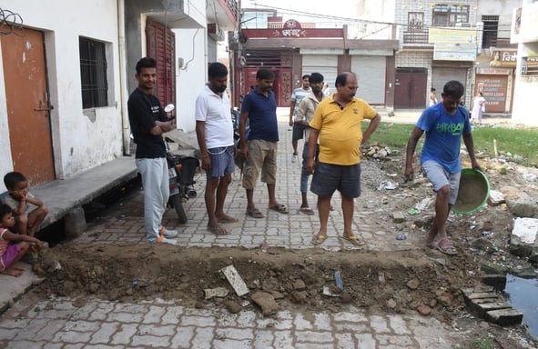गोमती का बढ़ा जलस्तर। कई इलाकों में बाढ़। गोमती का बढ़ा जलस्तर। कई इलाकों में बाढ़।