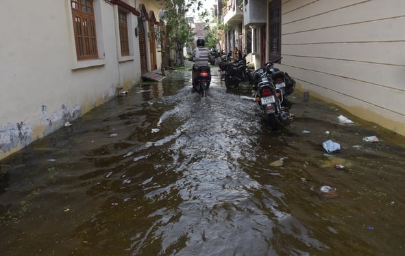 गोमती का बढ़ा जलस्तर। कई इलाकों में बाढ़। गोमती का बढ़ा जलस्तर। कई इलाकों में बाढ़।