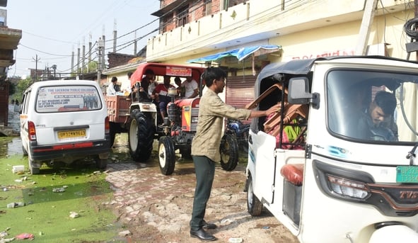 गोमती का बढ़ा जलस्तर। कई इलाकों में बाढ़। गोमती का बढ़ा जलस्तर। कई इलाकों में बाढ़।