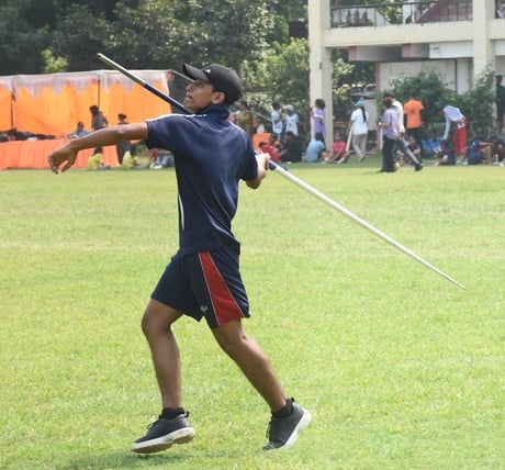 जिला एथलेटिक्स प्रतियोगिता में हिस्सा लेते खिलाड़ी। जिला एथलेटिक्स प्रतियोगिता में हिस्सा लेते खिलाड़ी।
