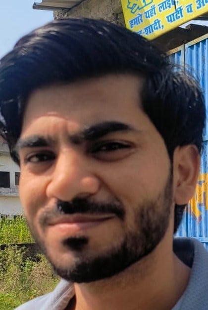 लोधीपुर में एकत्र गंदे पानी और कूड़े के पास खड़े बच्चे। संवाद लोधीपुर में एकत्र गंदे पानी और कूड़े के पास खड़े बच्चे। संवाद
