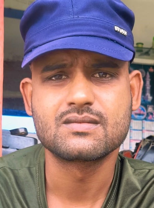 लोधीपुर में एकत्र गंदे पानी और कूड़े के पास खड़े बच्चे। संवाद लोधीपुर में एकत्र गंदे पानी और कूड़े के पास खड़े बच्चे। संवाद