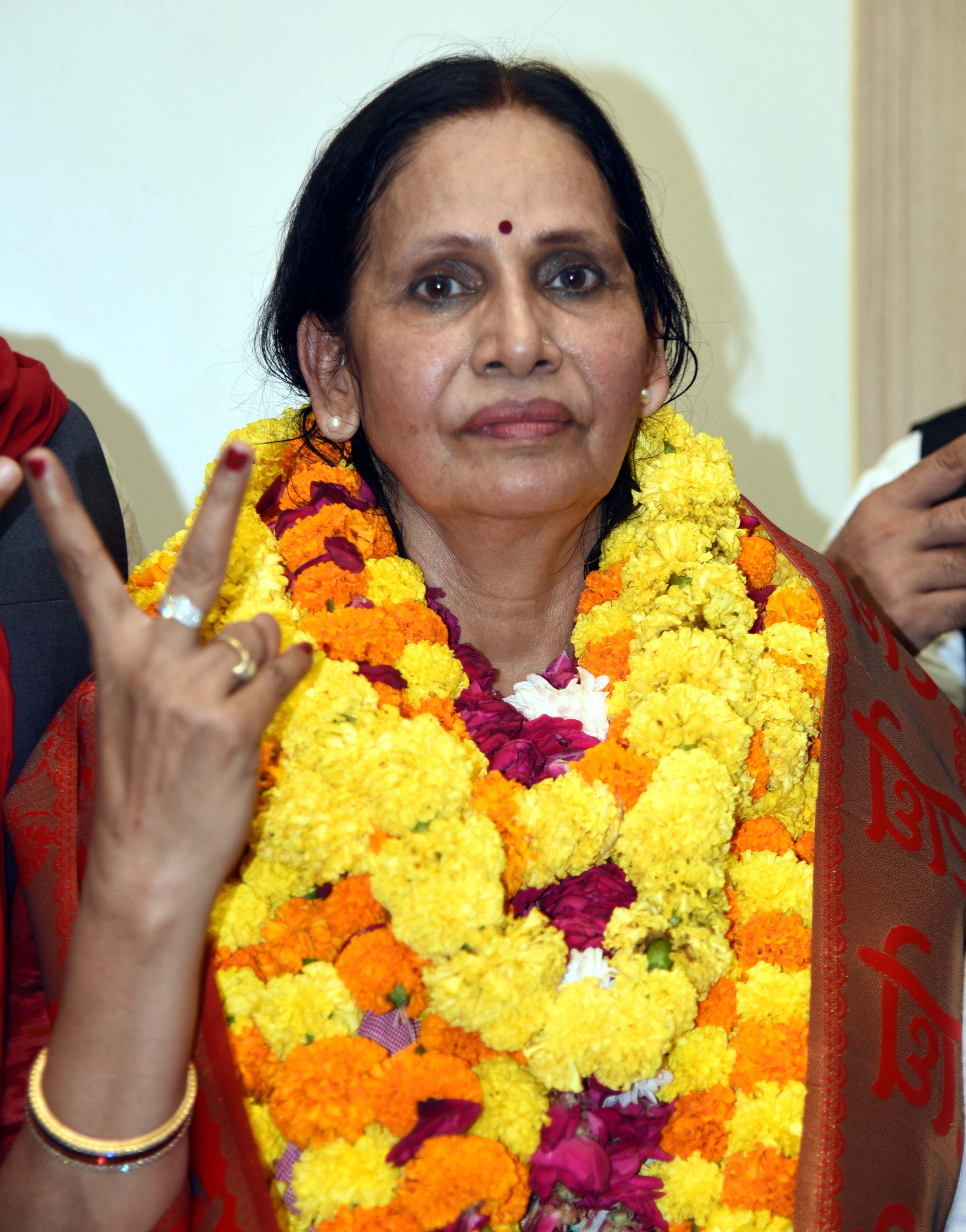 स्नातक और शिक्षक निर्वाचन सीट के लिए कराया नामांकन। स्नातक और शिक्षक निर्वाचन सीट के लिए कराया नामांकन।