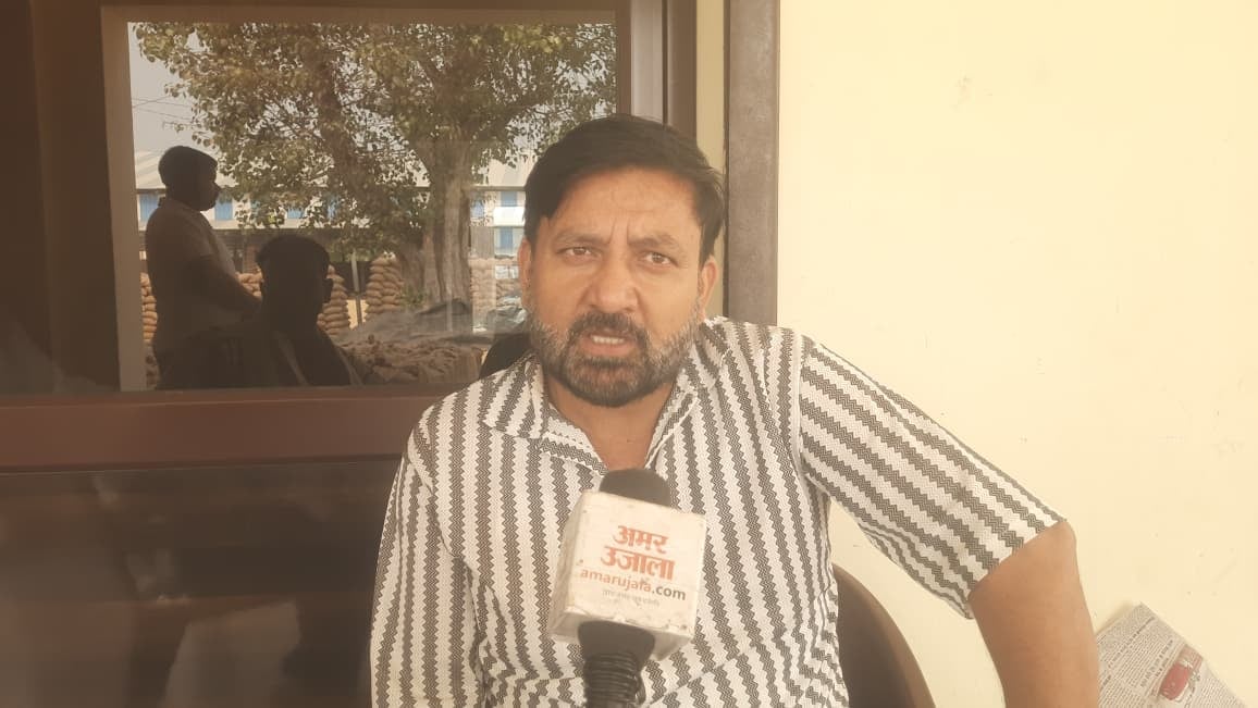 धान की बोरियों से अटा जगाधरी की अनाज मंडी का शेड। संवाद