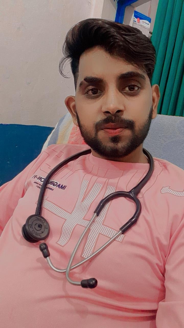 फोटो 34 - गांव ढोलना के बाजार में नालियां चौक होने पर सड़क पर बह रहा गंदा पानी और कीचड़। स्रोत फोटो 34 - गांव ढोलना के बाजार में नालियां चौक होने पर सड़क पर बह रहा गंदा पानी और कीचड़। स्रोत
