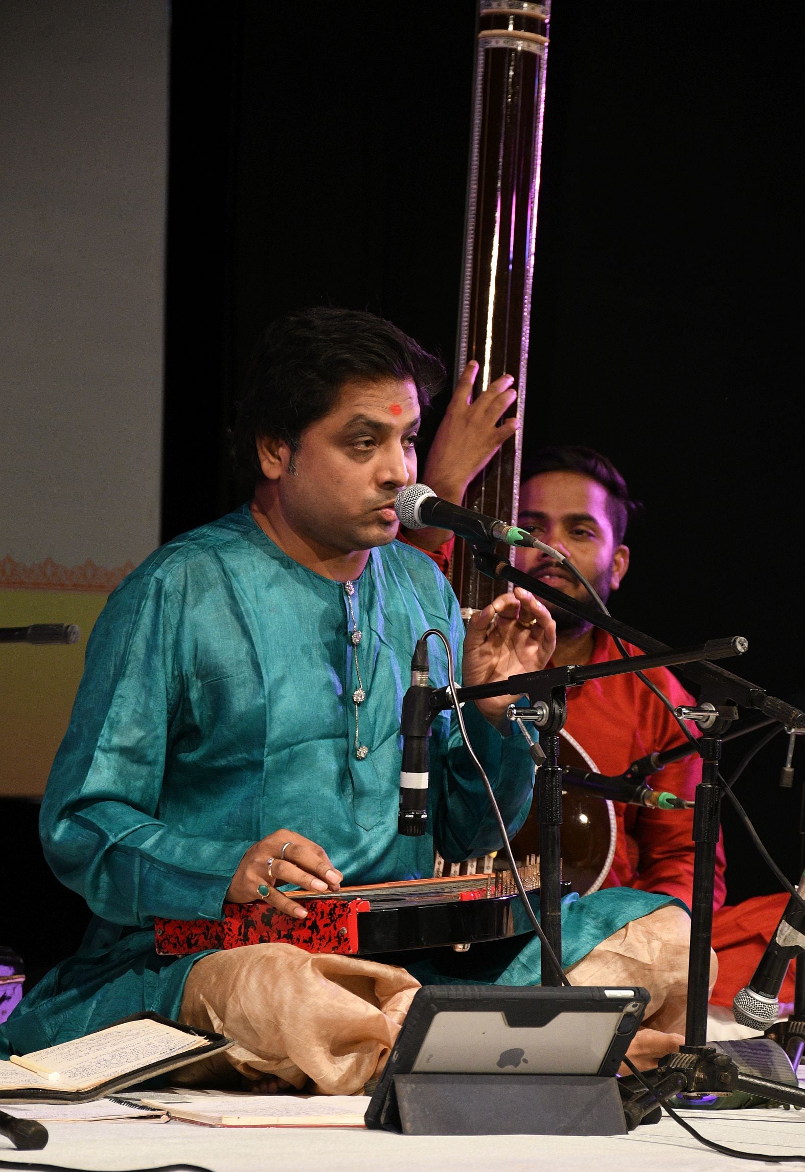 कथक और कजरी से सजी अवध की शाम