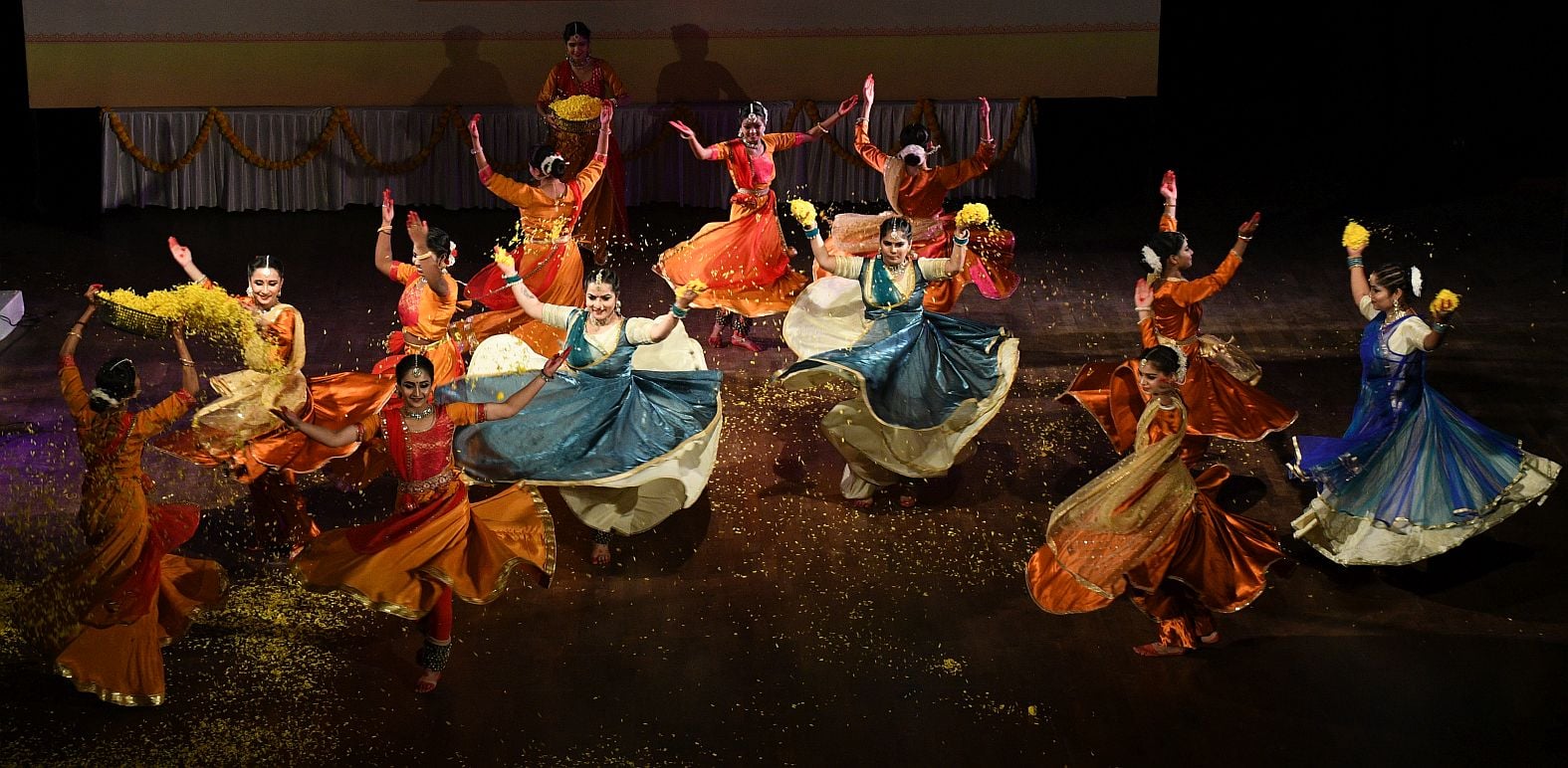 कथक और कजरी से सजी अवध की शाम
