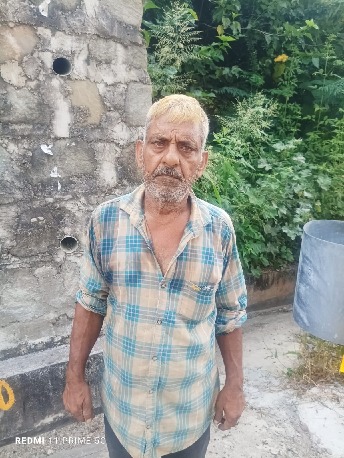 लोहारकड़ में किसान अपने खेतों की ओर जाते हुए। संवाद