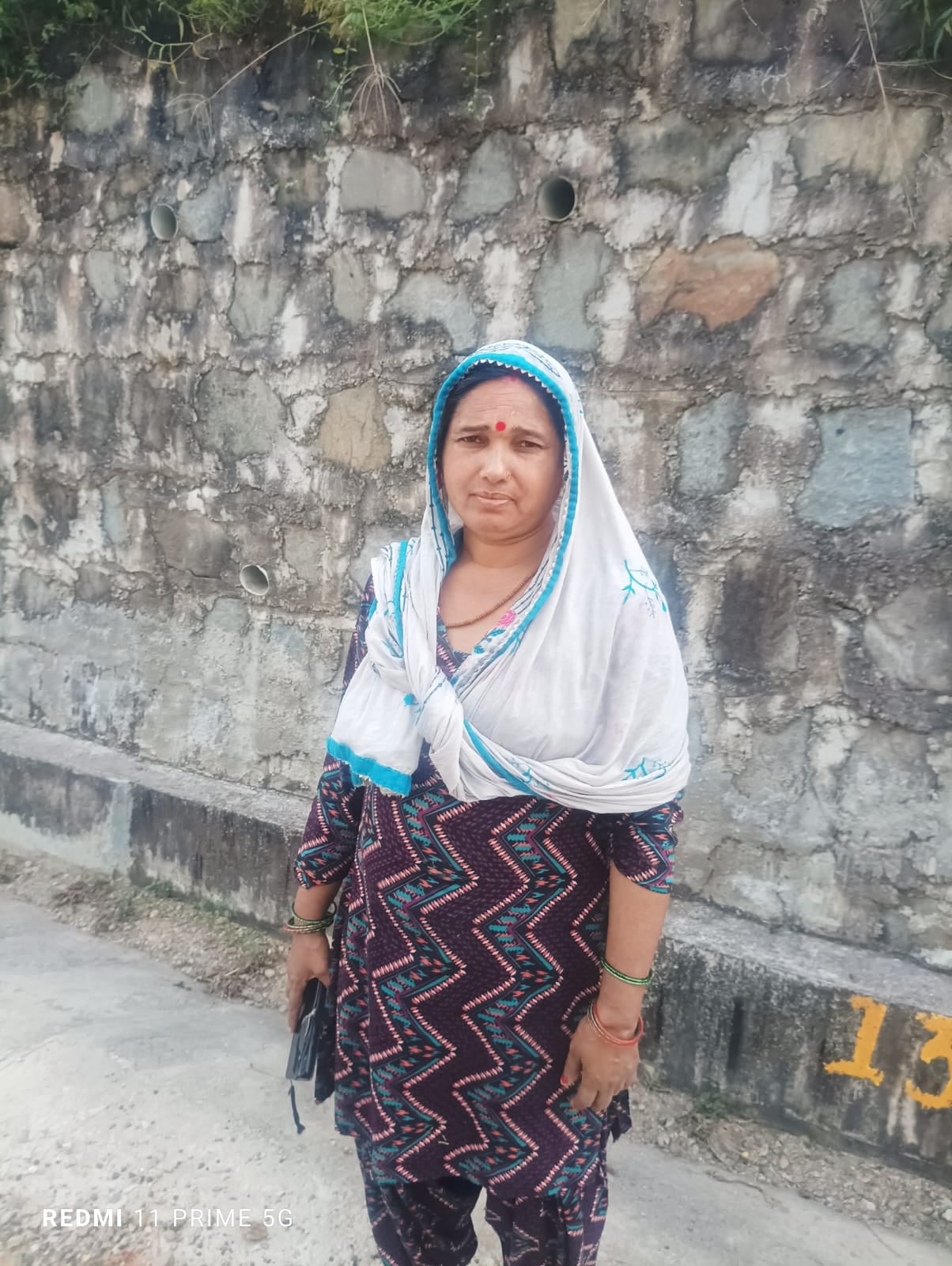 लोहारकड़ में किसान अपने खेतों की ओर जाते हुए। संवाद