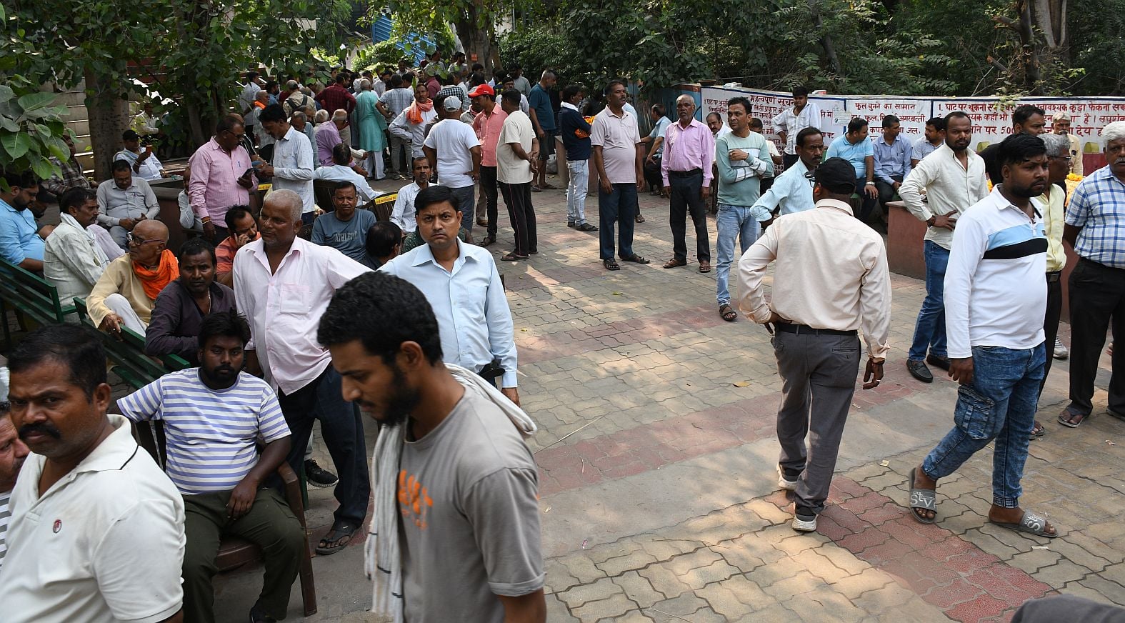 बैकुंठ धाम में भरा गोमती का पानी। बैकुंठ धाम में भरा गोमती का पानी।