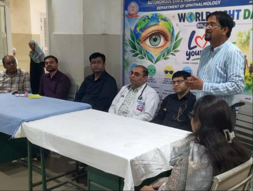 फोटो-18- जागरूकता गोष्ठी में बोलते सीएचसी अधीक्षक डॉ. जेपी सिंह। संवाद फोटो-18- जागरूकता गोष्ठी में बोलते सीएचसी अधीक्षक डॉ. जेपी सिंह। संवाद