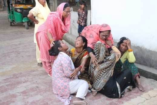 हत्या ... आईटीआई सिद्धेश्वर नगर में छात्रा की गोली मार कर हत्या की घटना के बाद मौजूद पुलिस और ल
