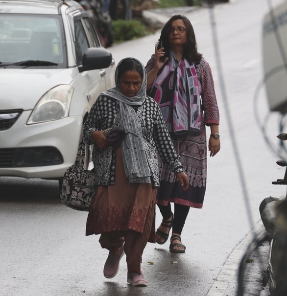 कांगड़ा विधानसभा के बीरचौक के पर खेतों में बारिश से भीगी धान की काटी फसल। अमर उजाला कांगड़ा विधानसभा के बीरचौक के पर खेतों में बारिश से भीगी धान की काटी फसल। अमर उजाला