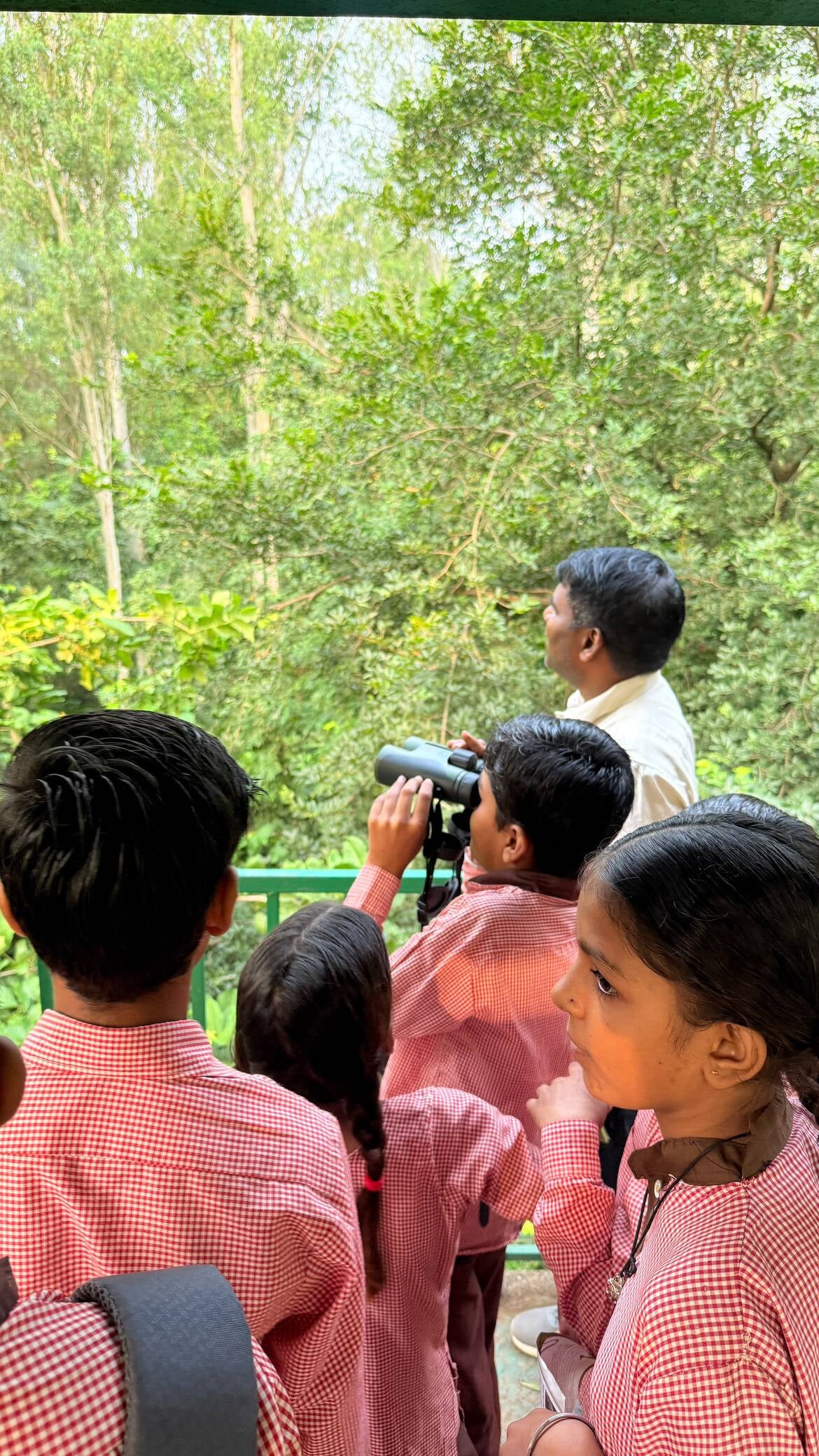 कार्यक्रम में मौजूद शिक्षक और बच्चे स्रोत संवाद कार्यक्रम में मौजूद शिक्षक और बच्चे स्रोत संवाद