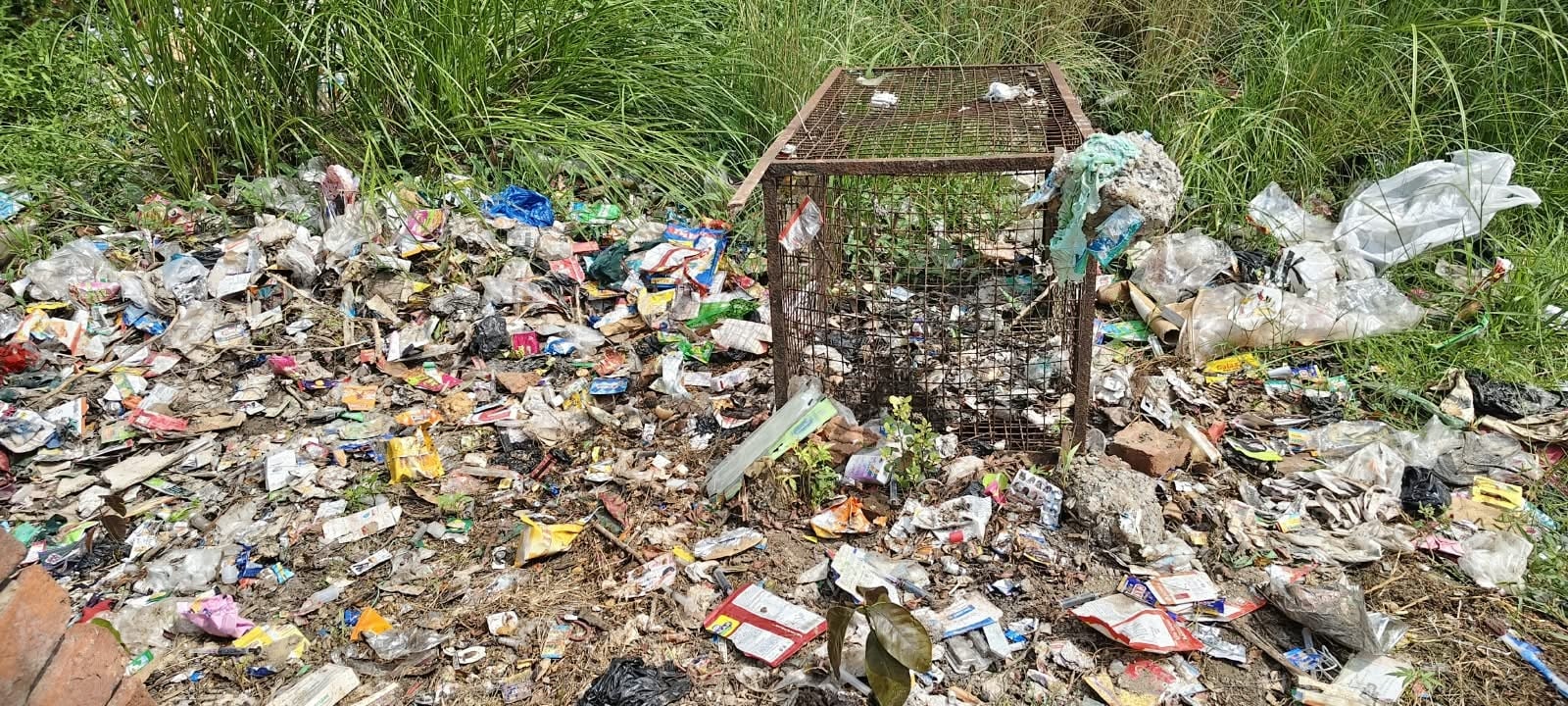 सीएचसी रानीपुर में गंदगी अंबार। संवाद