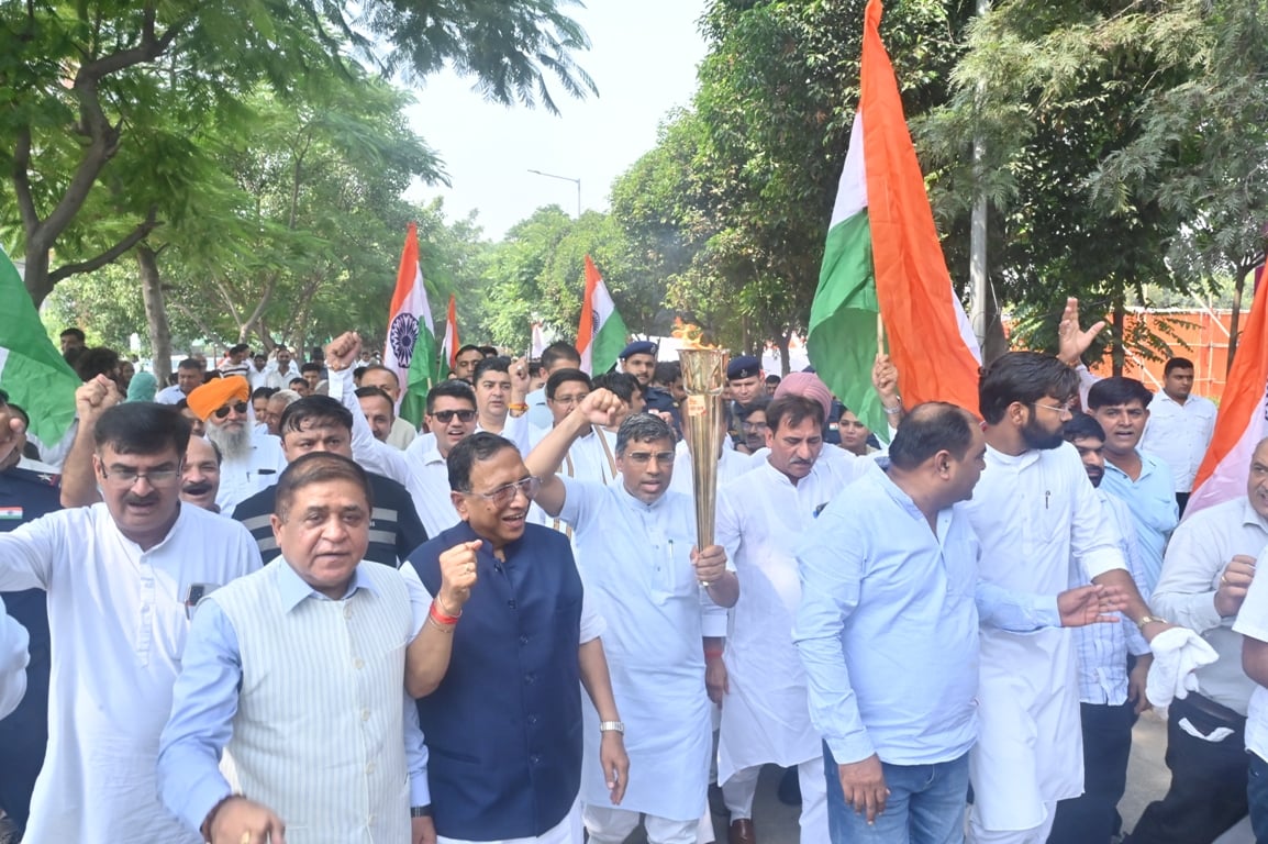 सेवा संकल्प यात्रा का शुभारंभ करते शिक्षा मंत्री महीपाल ढांडा। स्रोत : सूचना विभाग