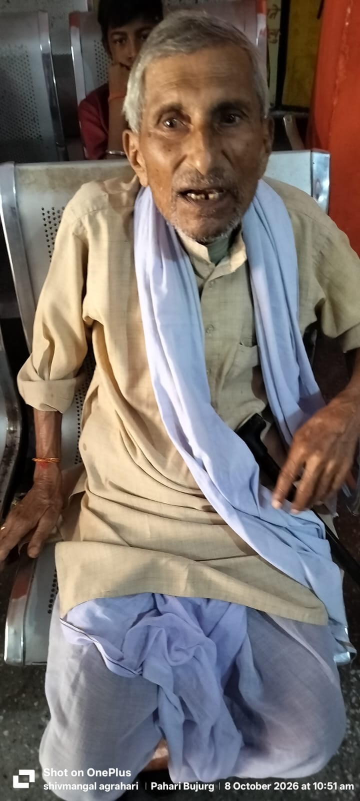 08 सीकेटीपी-13-अस्पताल में पर्जा बनवाने के लिए लगी लाइन। संवाद 08 सीकेटीपी-13-अस्पताल में पर्जा बनवाने के लिए लगी लाइन। संवाद