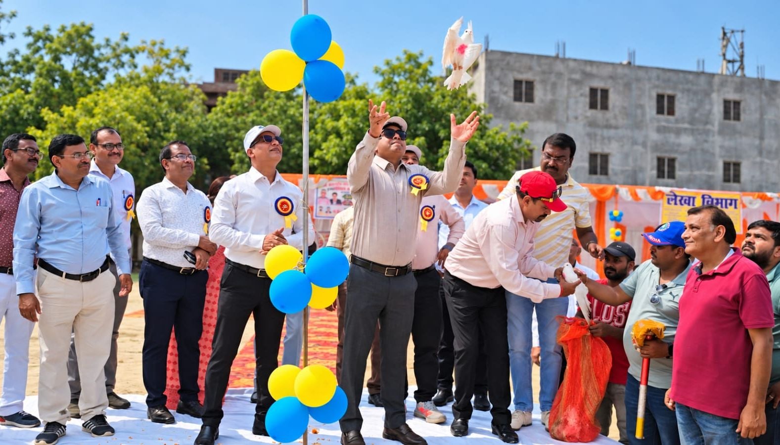 एथलेटिक्स प्रतियोगिता में दौड़ के लिए मैदान में मौजूद छात्राएं। स्रोत: आयोजक। एथलेटिक्स प्रतियोगिता में दौड़ के लिए मैदान में मौजूद छात्राएं। स्रोत: आयोजक।