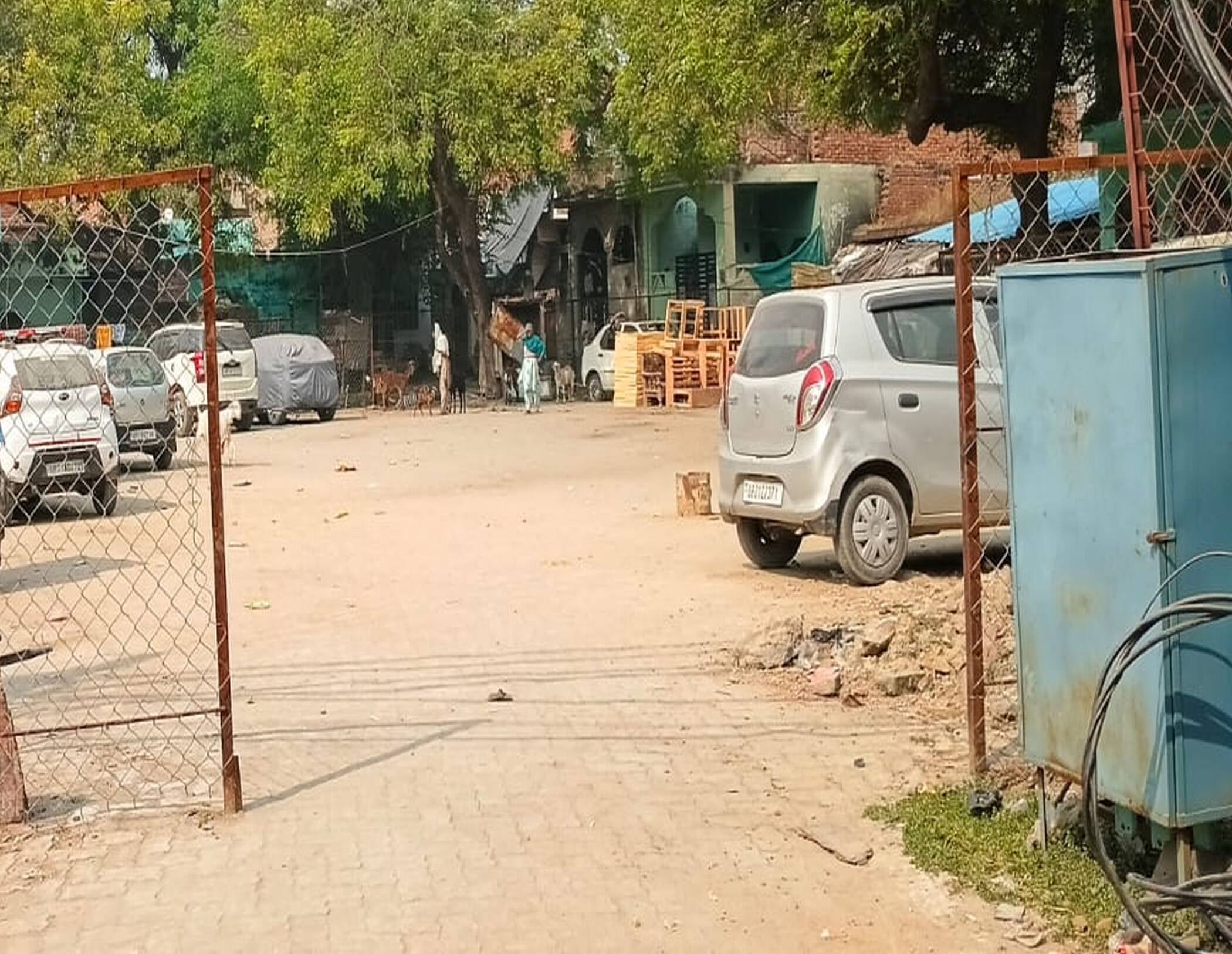 फोटो-01-शहर के पत्थरकटा चौराहे पर बना वाहन स्टैंड। संवाद फोटो-01-शहर के पत्थरकटा चौराहे पर बना वाहन स्टैंड। संवाद