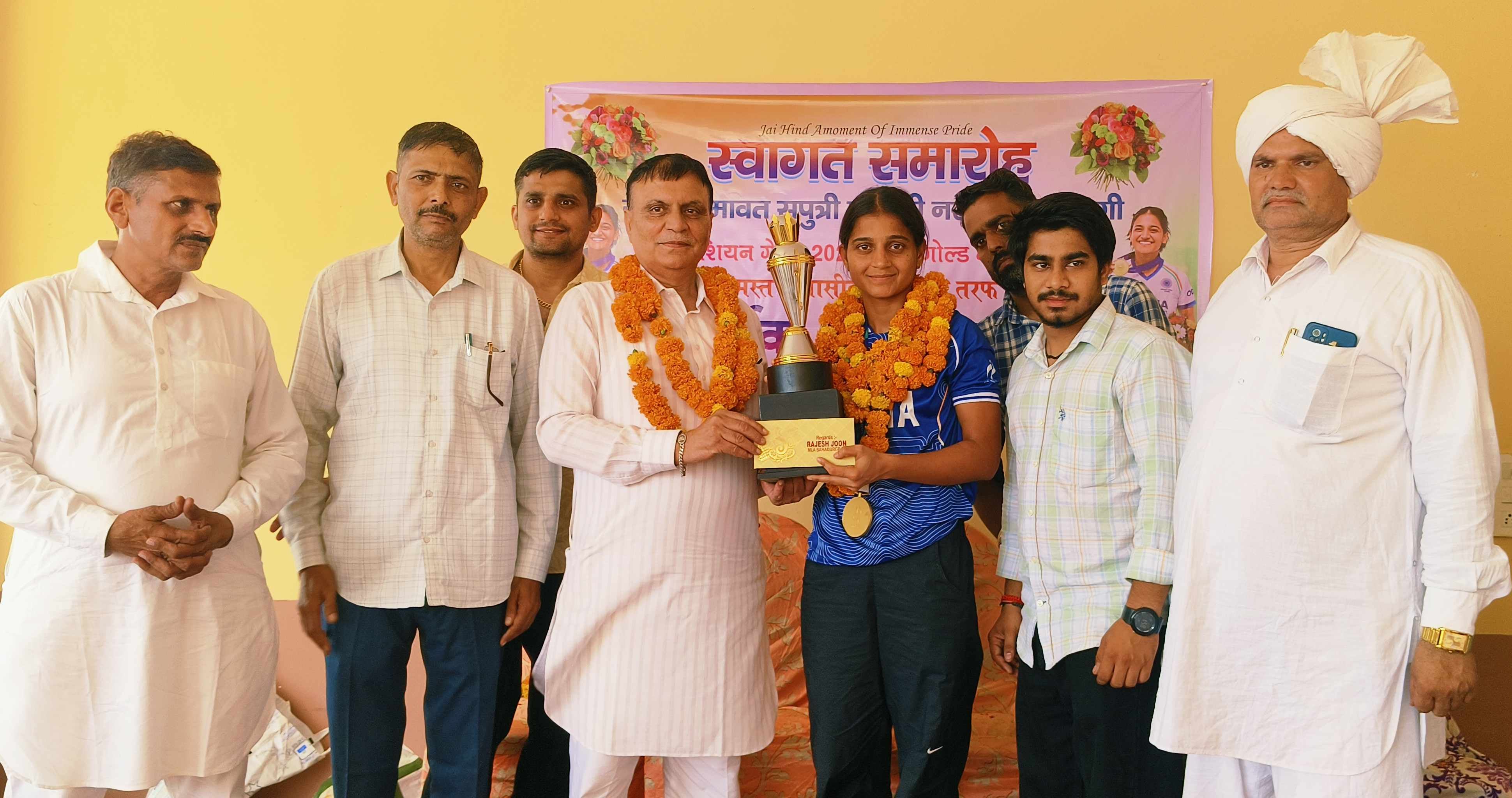 -फोटो 82 : गांव कुलासी में पहुंचने पर एशियन गेम्स में स्वर्ण पदक विजेता ज्योति रमावत का स्वागत 