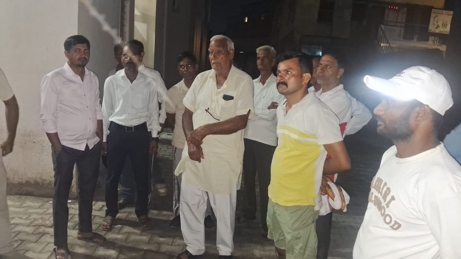 जोत लेने जा रहे हादसे में मृतक बीएसएफ के जवान धीरेंद्र सिंह का फाइल फोटो। जोत लेने जा रहे हादसे में मृतक बीएसएफ के जवान धीरेंद्र सिंह का फाइल फोटो।
