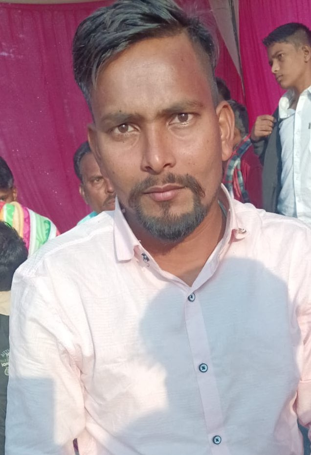 मृतक जितेंद्र के घर रोती बिलखती पत्नी। संवाद मृतक जितेंद्र के घर रोती बिलखती पत्नी। संवाद