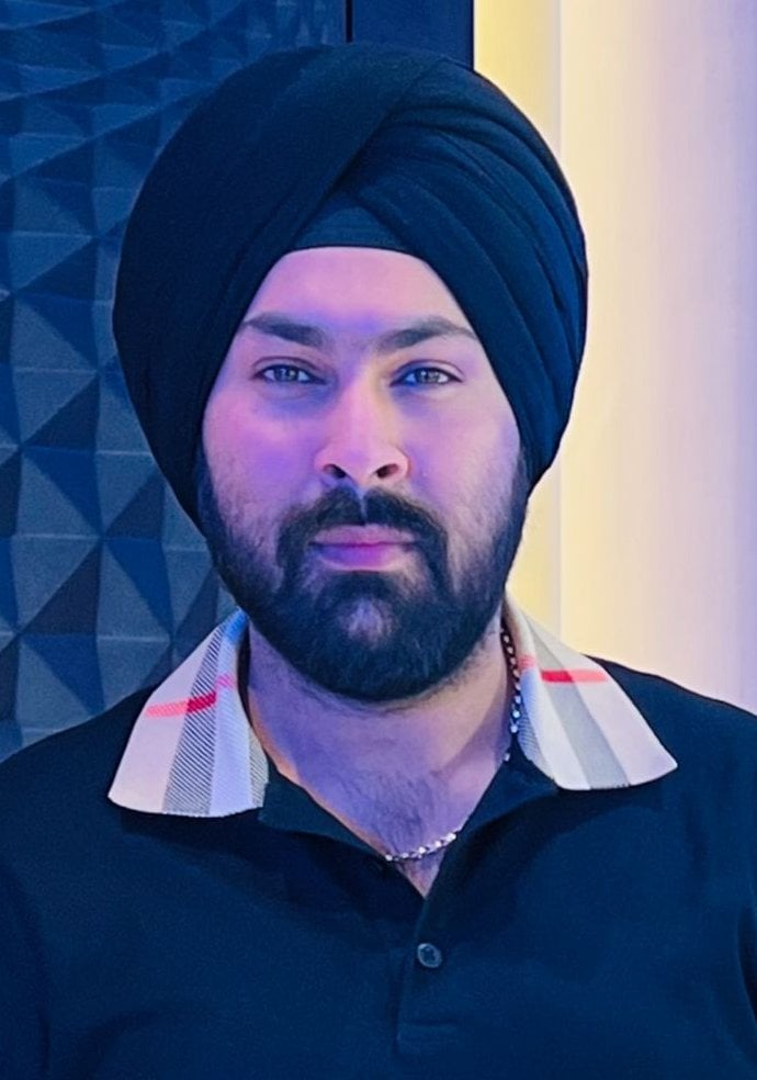 पंजाबी मार्केट में ग्राहक न होने से पसरा सन्नाटा। संवाद पंजाबी मार्केट में ग्राहक न होने से पसरा सन्नाटा। संवाद