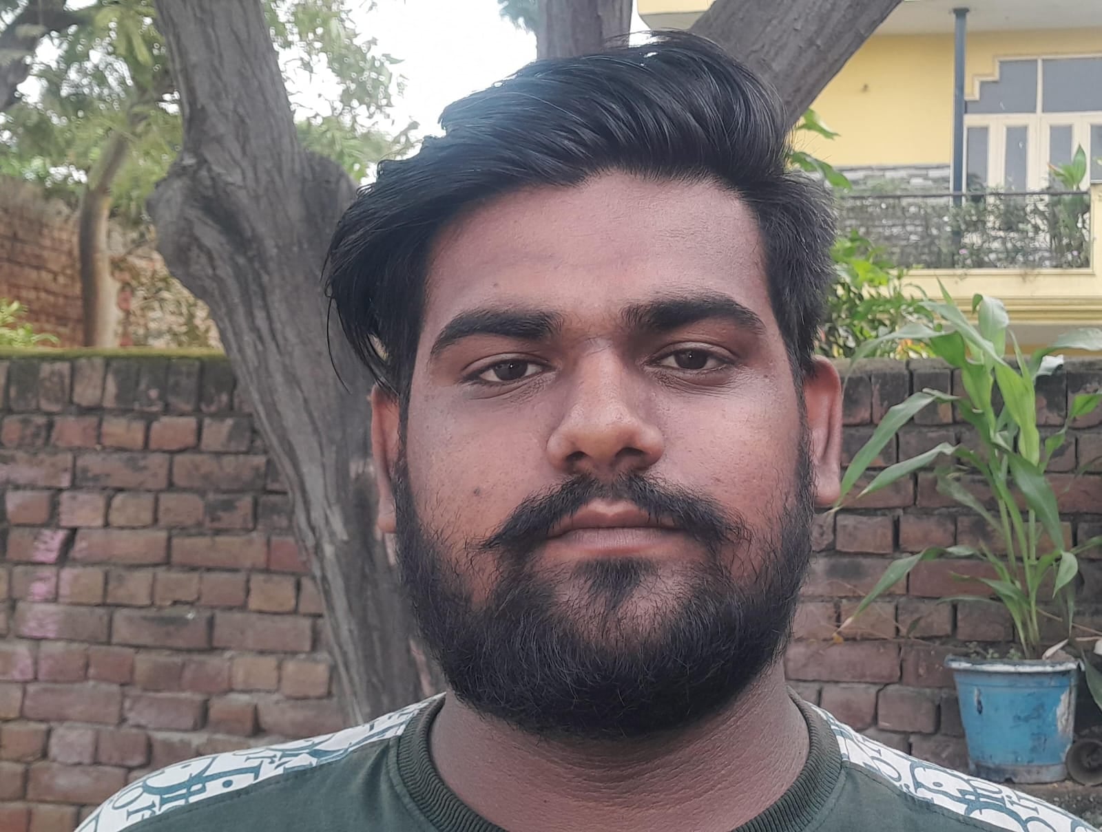 अरूण तोमर बेगमपुर खटोला में टुटे सीवर ढक्कन वाली खबरे के लिए