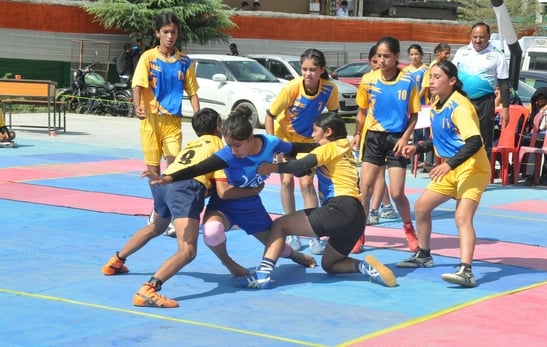 भुंतर में चल रही राज्य स्तरीय स्कूली खेलकूद प्रतियोगिता में कुश्ती प्रतियोगिता में दमखम दिखाते भुंतर में चल रही राज्य स्तरीय स्कूली खेलकूद प्रतियोगिता में कुश्ती प्रतियोगिता में दमखम दिखाते