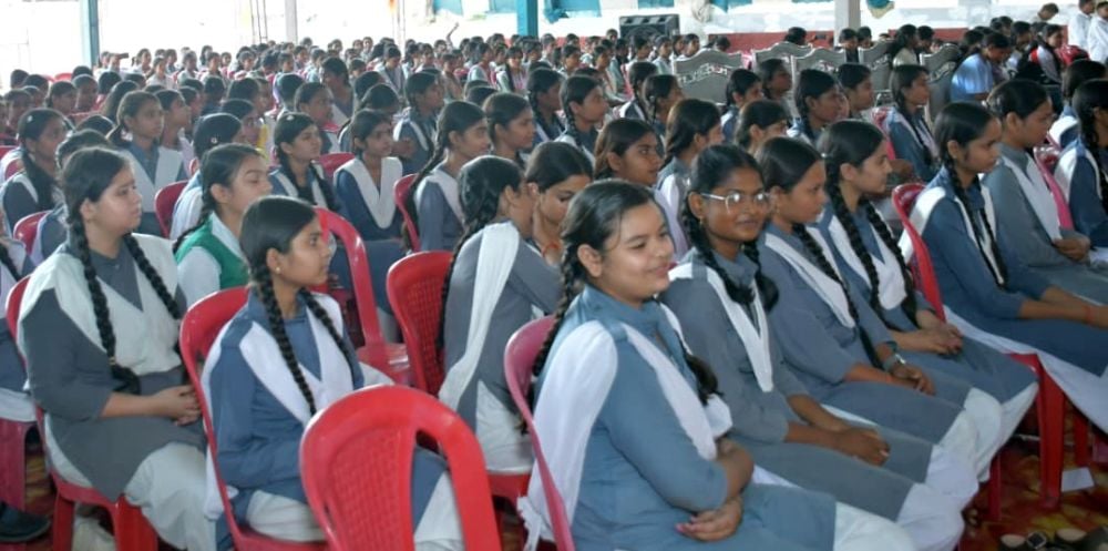 फोटो 09 एमएएचपी 13 परिचय-कार्यक्रम में बोलते सेवायोजन अधिकारी आकांक्षा वाजपेयी। संवाद फोटो 09 एमएएचपी 13 परिचय-कार्यक्रम में बोलते सेवायोजन अधिकारी आकांक्षा वाजपेयी। संवाद