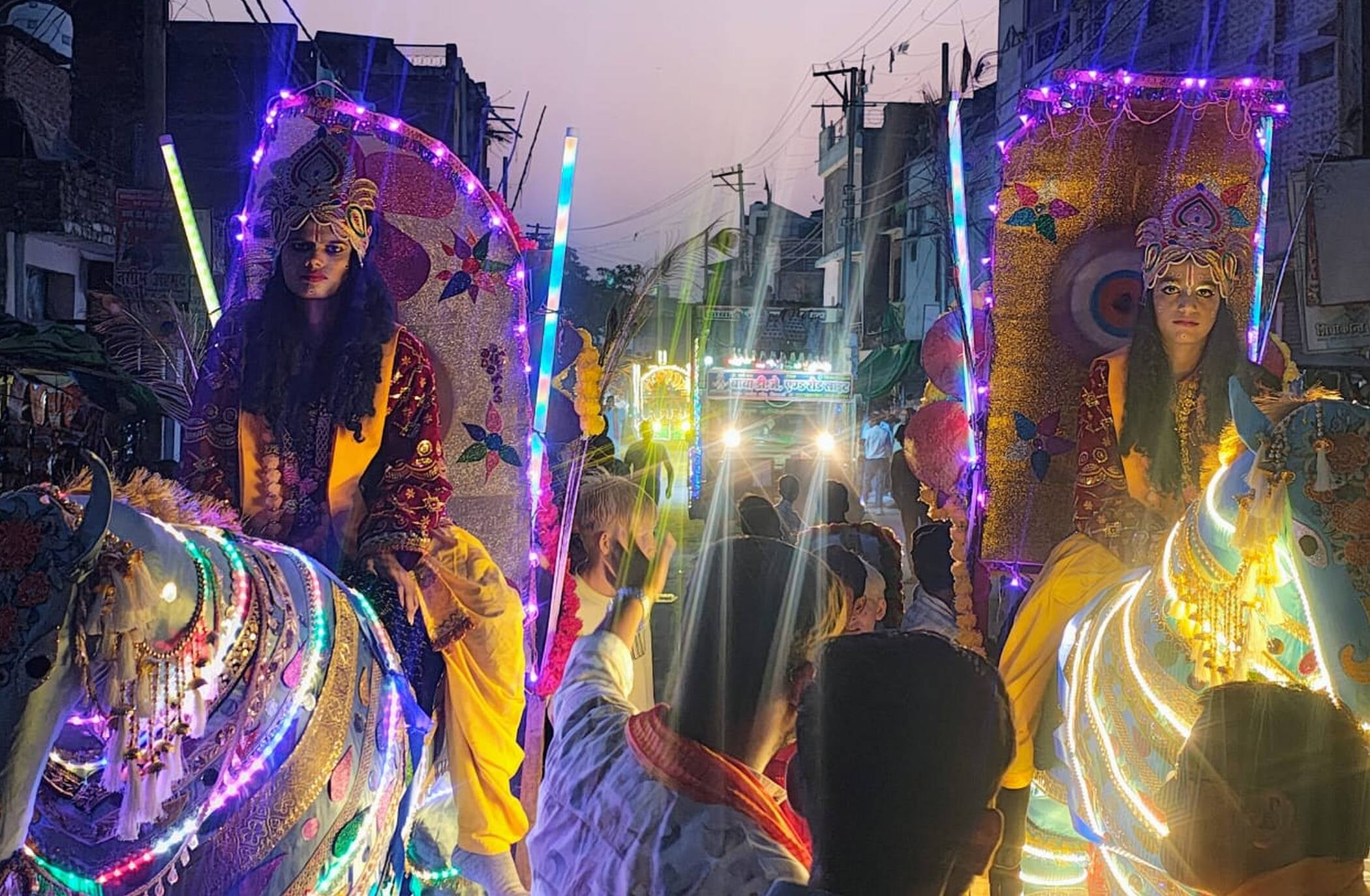 फोटो-30- बिंदकी में मां काली मंदिर वार्षिकोत्सव की शोभायात्रा में शामिल झांकियां। संवाद फोटो-30- बिंदकी में मां काली मंदिर वार्षिकोत्सव की शोभायात्रा में शामिल झांकियां। संवाद