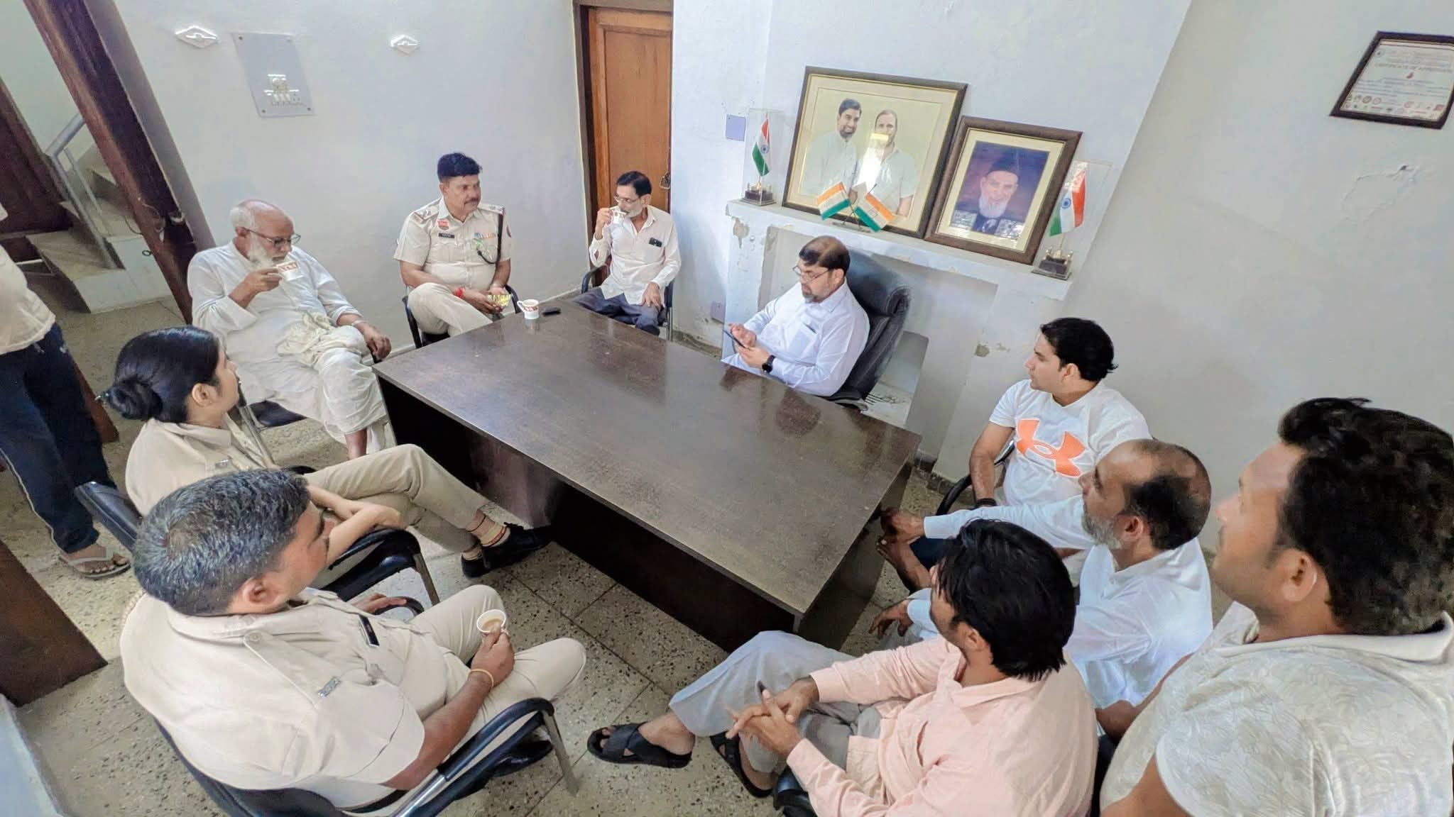 हाउस अरेस्ट के दौरान एनएसयुआई अध्यक्ष कैफ गोरवाल हाउस अरेस्ट के दौरान एनएसयुआई अध्यक्ष कैफ गोरवाल