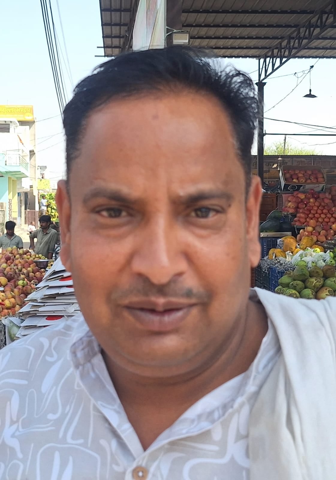 पटौदी की पुरानी सब्जी मंडी में कूड़े का ढेर। निवासी पटौदी की पुरानी सब्जी मंडी में कूड़े का ढेर। निवासी