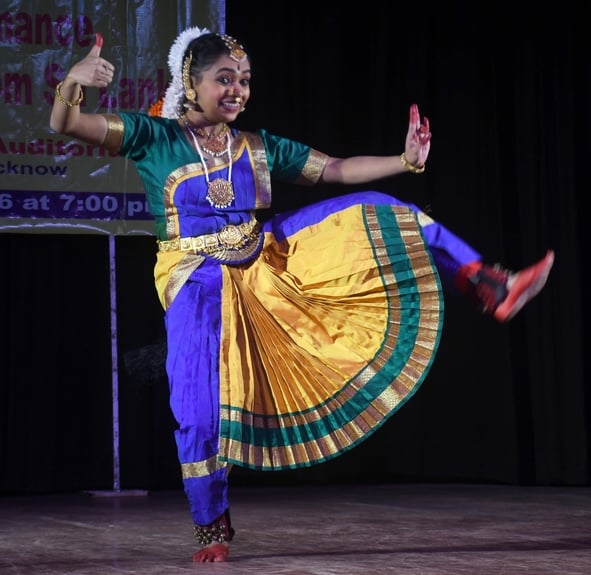 राय उमानाथ बली प्रेक्षागृह में आयोजित कार्यक्रम राय उमानाथ बली प्रेक्षागृह में आयोजित कार्यक्रम