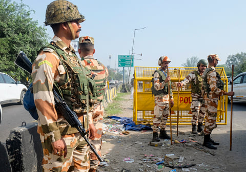 सेक्टर 56 की इसी केंद्रीय विहार सोसाइटी के फ्लैट से ध्रुव राठी को पुलिस ने हिरासत में लिया